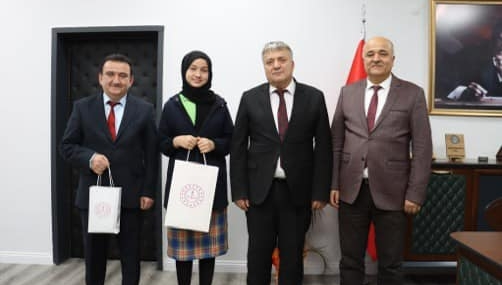 Dereceye giren Öğrenci’den İl Milli Eğitim Müdürlüğü’ne Ziyaret
