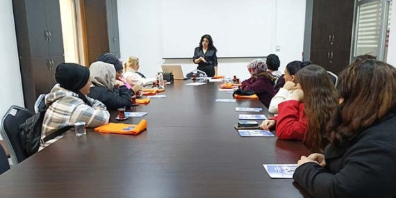 ROMAN KADINLARA HUKUK OKUR YAZARLIĞI EĞİTİMİ DÜZENLENDİ