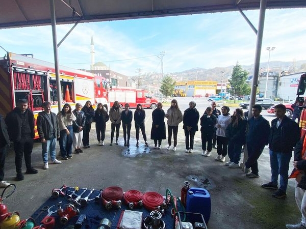 469250796_887447636764067_5292270176672391169_n