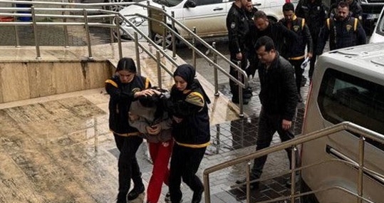 Oğlunu iple boğarak öldürdüğünü itiraf eden anne tutuklandı