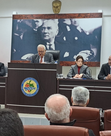 20250207-ak-parti-ile-hareket-eden-10-chp-belediye-meclis-uyesi-ve-ilce-baskani-hakkinda-disiplin-su-077accb6109924b77855