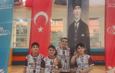 KUPA İLE DÖNDÜLER…