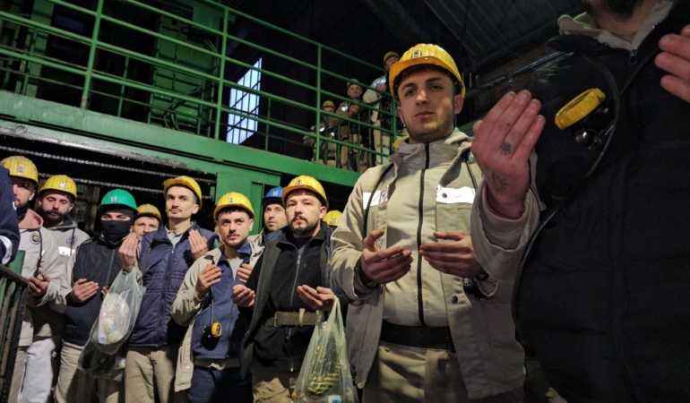 162_73210_63aw403829-01