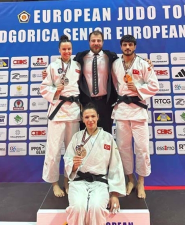 BEUN BESYO ÖĞRENCİLERİ "BÜYÜKLER AVRUPA KUPASI"NDA TÜRKİYE'NİN GURURU OLDULAR