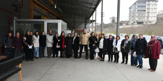 BAŞKAN TEKİN KADINLAR GÜNÜNDE EMEKÇİ KADINLARI UNUTMADI
