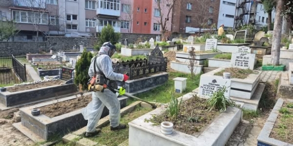 KDZ. EREĞLİ ŞEHİR MEZARLIĞINDA BAYRAM TEMİZLİĞİ YAPILIYOR