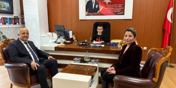 ALAPLI İLÇE MİLLİ EĞİTİM MÜDÜRLÜĞÜ KOLTUĞUNU AHMET EMİR ÖZKAYA DEVRALDI