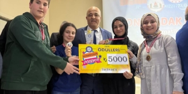 Picsart_25-04-19_18-30-49-131