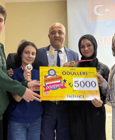 Picsart_25-04-19_18-30-49-131