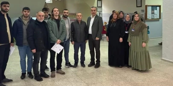 GENÇLER UMRE İÇİN YARIŞTI