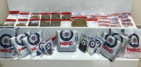 UYUŞTURUCU OPERASYONU KAPSAMINDA 3 KİŞİ GÖZALTINA ALINDI