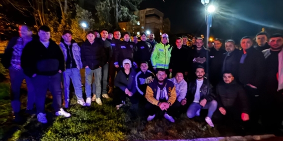 KAVGA İHBARINA GİDEN POLİSLERE JEST