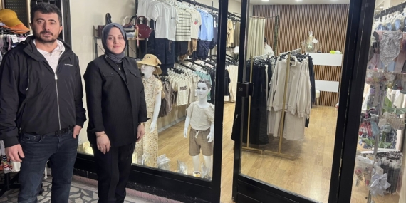 RENGARENK RAMPALI ÇARŞIDA YENİ YERİNDE…