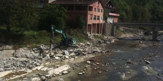 Çaylıoğlu Kızlar deresi ıslah ediliyor