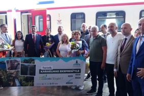 TURİSTİK KARAELMAS EKSPRESİ ZONGULDAK'A ULAŞTI