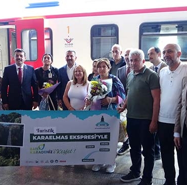 TURİSTİK KARAELMAS EKSPRESİ ZONGULDAK'A ULAŞTI