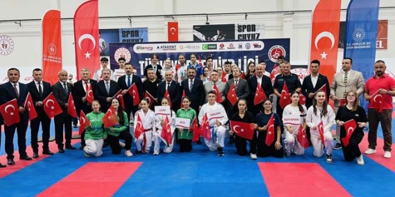 Karate Türkiye Premier Ligi’nin ikinci etabı Zonguldak’ta gerçekleştirildi
