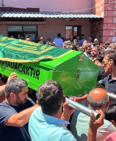 8ad90a2a-3f05-4093-be07-03670780bf86