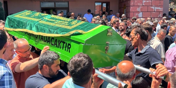 Bu Acıya Yürek Dayanmaz…  11 Yaşındaki Enes Son Yolculuğuna Uğurlandı