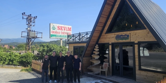 SEVİM AİLESİNİ ZİYARET EDEN SAĞLAM, “ÇOCUKLUĞUM ALAPLI VE EREĞLİ’DE GEÇTİ.”