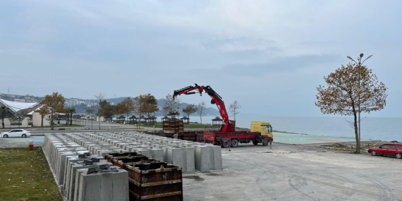 Alaplı Çayına Beton Bloklar Dökülmeye Başladı