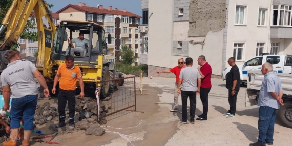 HASTANE SOKAKTA ALTYAPI ÇALIŞMASI DEVAM EDİYOR