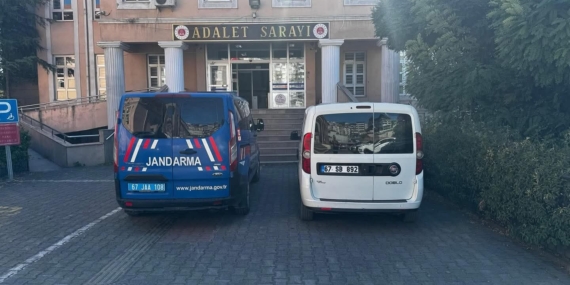 DURDURULAN ARAÇTA UYUŞTURUCU MADDE ELE GEÇİRİLDİ