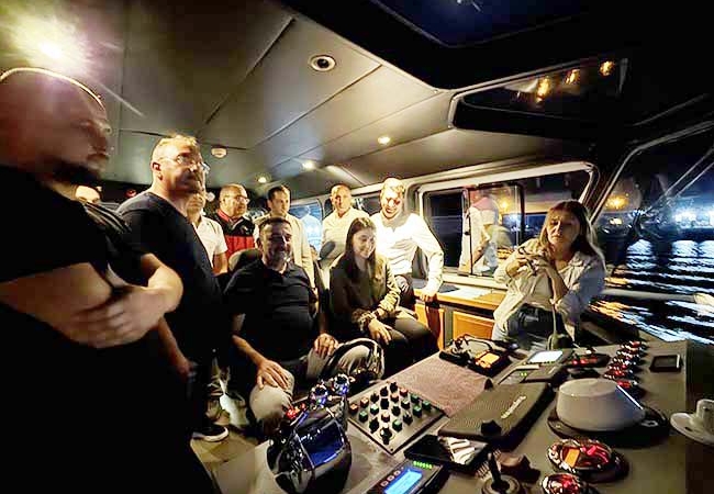 VALİ HACIBEKTAŞOĞLU YENİ AV SEZONUNDA BALIKÇILARI YALNIZ BIRAKMADI