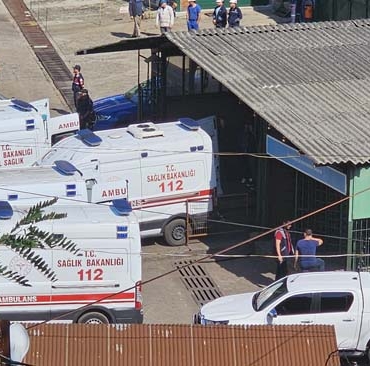 MADEN OCAĞINDA GÖÇÜK: 2 İŞÇİYİ KURTARMA ÇALIŞMASI SÜRÜYOR