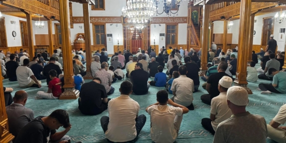 MEVLİD KANDİLİNDE CAMİLER DOLDU TAŞTI