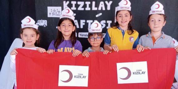 MİNİKLER KIZILAY HAFTASINI UNUTMADI.