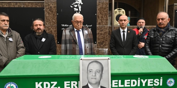 SERTAN OCAKCI İÇİN BELEDİYE ÖNÜNDE TÖREN DÜZENLENDİ