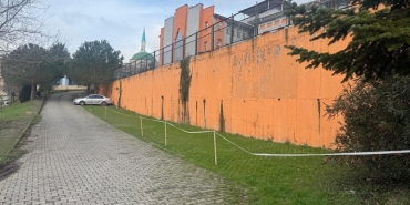 ALAPLI TOKİ İLK VE ORTAOKULU'NDA İSTİNAT DUVARINDA ÇÖKME TEHLİKESİ