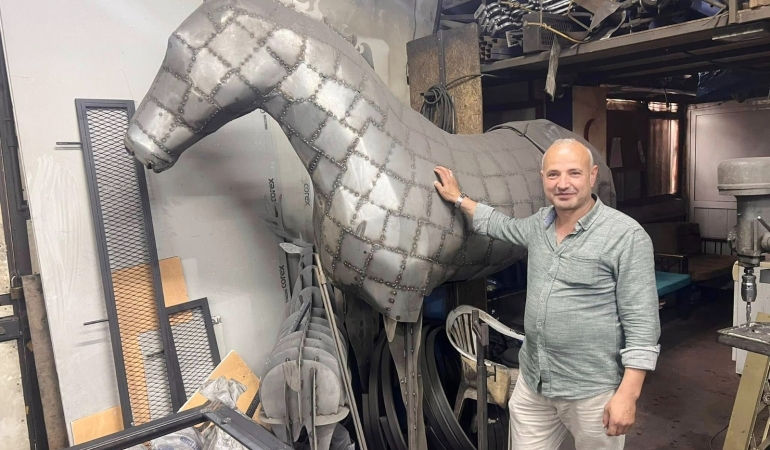 ada6ef02-4cb8-4667-8394-c69f169bc192