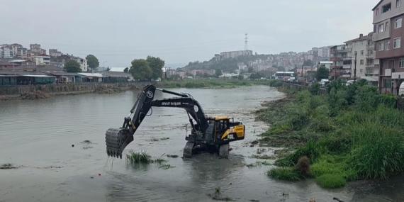 ALAPLI ÇAYINDA YOĞUN TEMİZLİK ÇALIŞMASI…